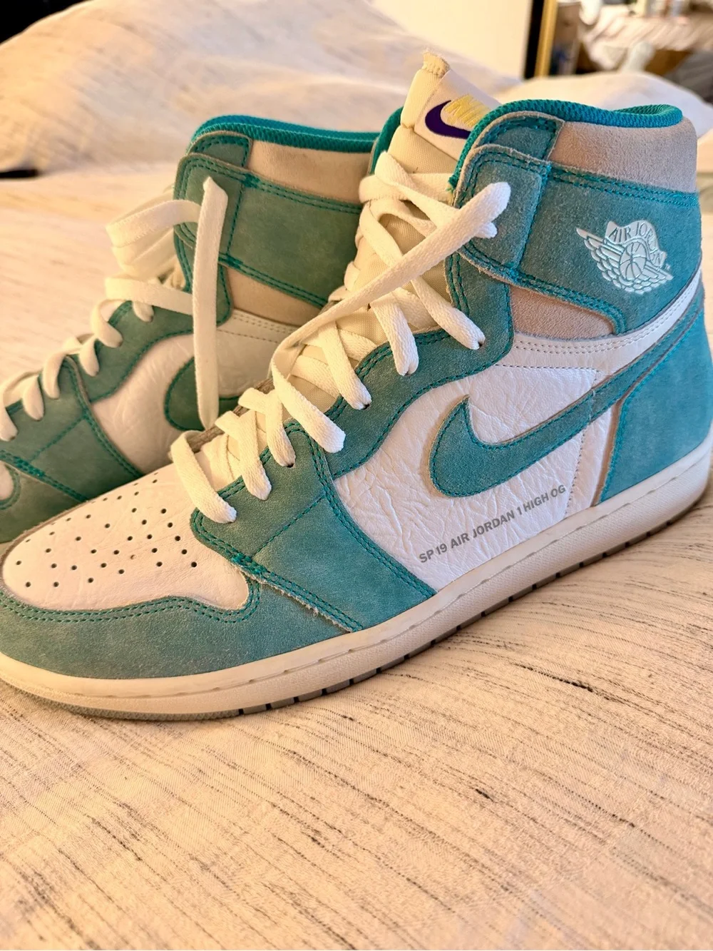 NEVER WORN! Mens 13 Air Jordan 1 Retro High OG - Turbo Green